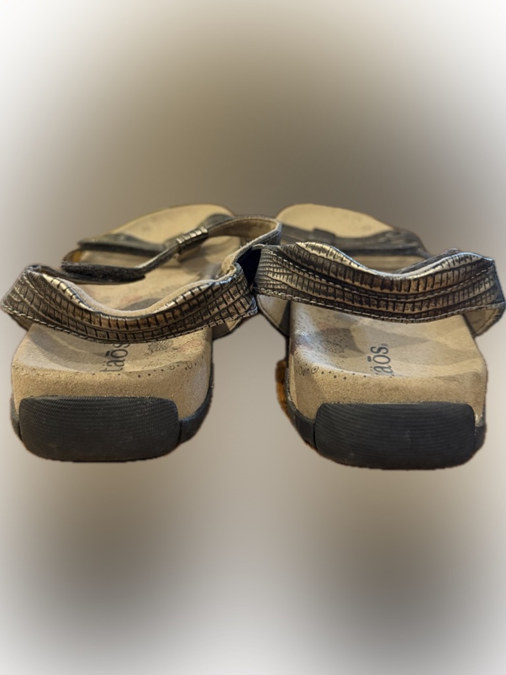 Taos Trophy Sandal Silver Leather Strappy Open Toe Ankle Strap 8 - Picture 3 of 6